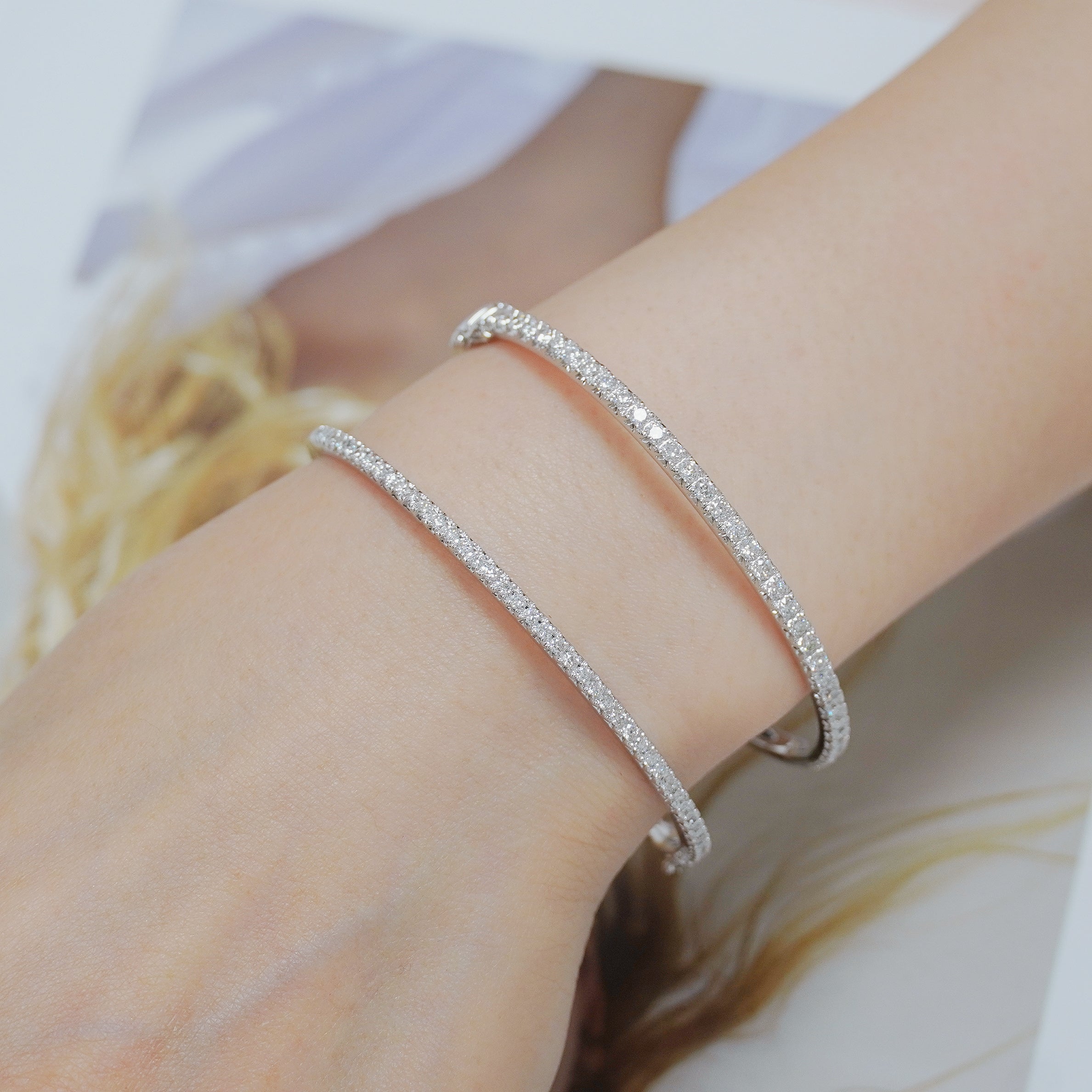 半環鑽石手鐲 Half-paved Diamond Bangle