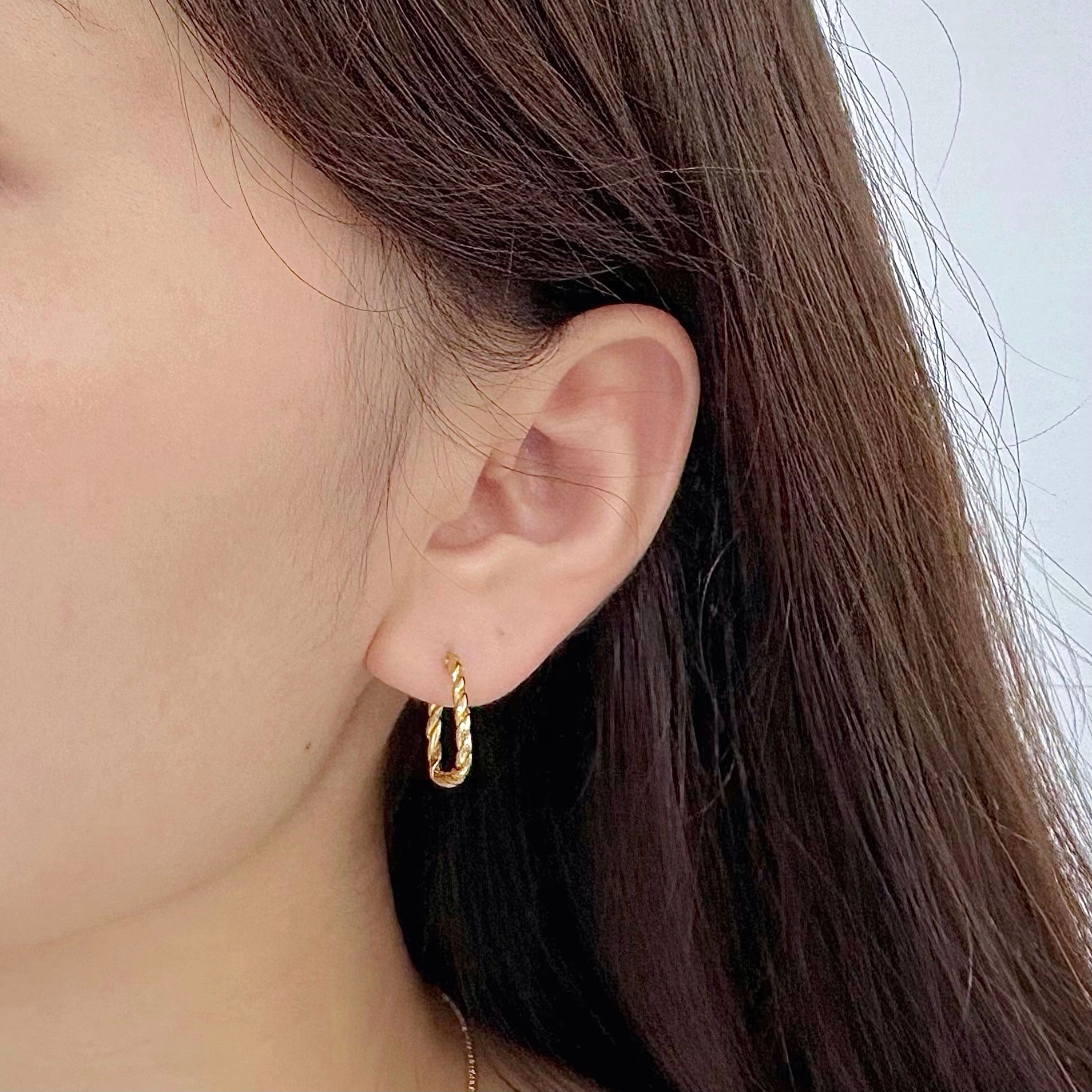 18K金扭紋耳環 18K Gold Curled Hoop Earrings